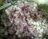 A picture of step 2 of Sev onion sabji.