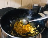 A picture of step 4 of Punjabi style Palak paneer.