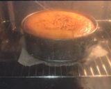 Foto del paso 3 de la receta: Tarta de queso al horno con toppings de galleta y virutas de chocolate