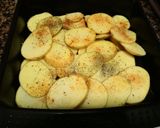 Foto del paso 1 de la receta: Salmón con patatas al horno