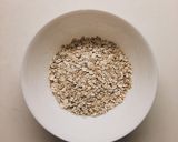 Foto langkah ke 1 dari resep Pisang Kayu Manis Oatmeal.