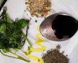 A picture of step 1 of Baby spinach salad.
