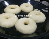 Foto langkah ke 6 dari resep Donat Susu.