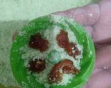 Foto langkah ke 4 dari resep Kue Putu dengan Cetakan.