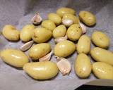 Roasted garlic potatoes recipe step 1 photo
