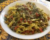 Une image de l'étape 16 de Tagliatelles aux sardines, poivron rouge et persil.