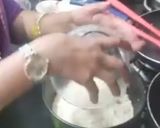 तिल बुग्गा(til bugga recipe in hindi) रेसिपी चरण 3 फोटो