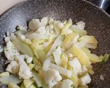 Foto del paso 9 de la receta: Saltado de Coliflor y Col