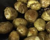 A picture of step 4 of Methi with baby potatoes.