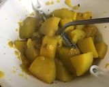 Une image de l'étape 4 de Purée de courge jaune au quatre épices et curcuma.