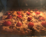 Foto del paso 5 de la receta: Focaccia de cebolla y tomates cherry con rúcula