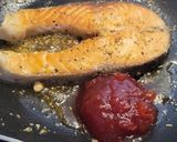 Foto del paso 3 de la receta: Salmón con salsa de mermelada de tomate, naranjada y romero 😋