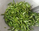 Foto langkah ke 5 dari resep Oseng Tempe Kacang Panjang Kecap Pedas.