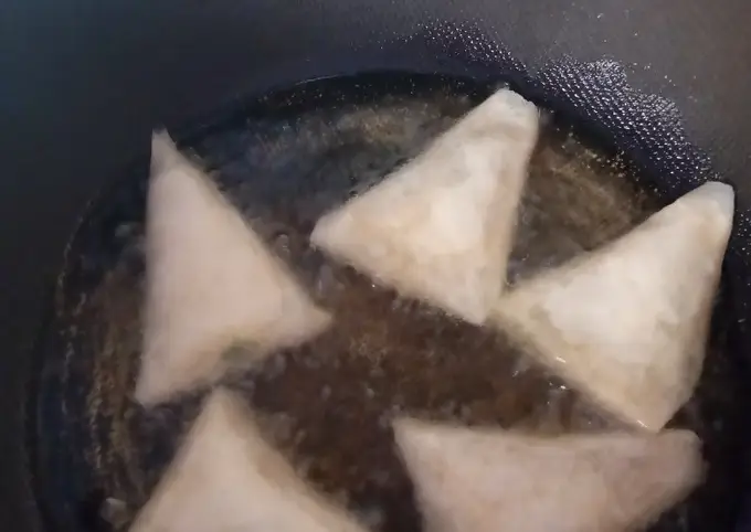 Langkah-langkah untuk membuat Resep Samosa Rumahan Kulit Lumpia