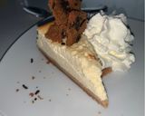 Foto del paso 5 de la receta: Tarta de queso al horno con toppings de galleta y virutas de chocolate