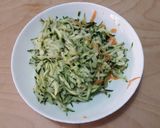 Pas rețetă Noodles cu somon afumat, dovlecei și morcov 1 fotografie