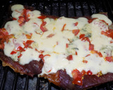 Foto del paso 5 de la receta: Dos formas de cocinar matambre al horno o a la pizza