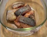 Foto del paso 6 de la receta: *SALMÓN CON PIMIENTOS FRESCOS Y CREMOSOS*