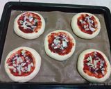 Foto langkah ke 4 dari resep Roti Pizza Home Made tanpa ulen tanpa telur.