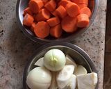 Vadas zsemlegombóccal (sertéshúsból) recept fázis 1 fotója