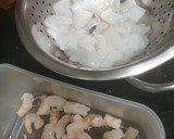 Foto del paso 3 de la receta: Albóndigas con sepia y colas de langostino