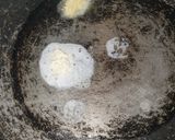 A picture of step 2 of Chicken veggies momos.