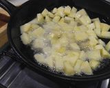 Foto del paso 2 de la receta: Tortilla de papas común para principiantes 👍😄