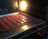 Foto langkah ke 17 dari resep Macaron - Red Velvet ft Tiramisu.