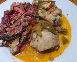 Foto del paso 8 de la receta: Pollo a la cerveza y remolacha, calabacín, perejil y huevo