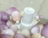 Foto langkah ke 2 dari resep Ikan Asin Tenggiri Bumbu Kelapa.