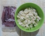 Foto langkah ke 1 dari resep Cumi bunting telur kuah kuning.