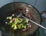 Foto langkah ke 2 dari resep Tumis Brokoli Tahu Saus Keju Mozarella.