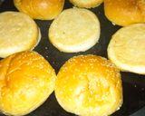 A picture of step 8 of Egg keema burger.
