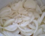 Foto del paso 1 de la receta: Tortilla al horno de cebollas, queso y jamón!