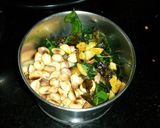 A picture of step 2 of Curry leaves chutney.