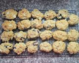 Foto del paso 4 de la receta: Bizcochitos con peras y arándanos