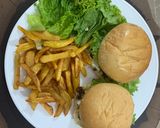 A picture of step 10 of Gyro Burgers 🇬🇷.