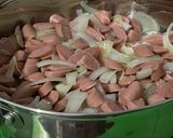 Foto langkah ke 2 dari resep Sosis Tumis Telur Puyuh.
