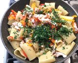 Foto del passaggio 4 della ricetta Paccheri con mini peperoni multicolori e pesce spada