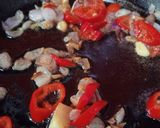 Foto langkah ke 2 dari resep Tumis Santan Ikan Goreng.