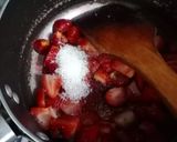 A picture of step 2 of Strawberry compote ❤❤.