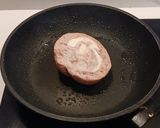 Foto del paso 5 de la receta: Medallones rellenos en espiral de cerdo, bacon y queso fundido
