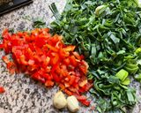 Une image de l'étape 4 de QUICHE 🪺🍃SANS PÂTE 🌶️🧅AUX POIREAUX🫑🧅🧄.