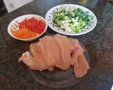 Foto del paso 1 de la receta: Pollo al verdeo plus con papas a la crema