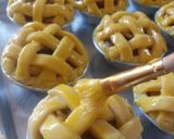 Foto langkah ke 5 dari resep Apple Pie Mini.