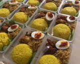 Foto langkah ke 6 dari resep Nasi Kuning Ultah Anak.