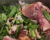 A picture of step 2 of Green Beans ham and potatoes.