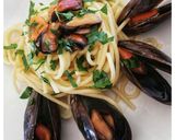 Foto del passaggio 3 della ricetta Spaghetti con le cozze