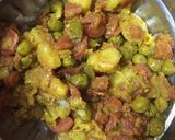 A picture of step 2 of Carrot paratha with peas.