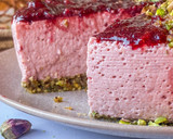 Foto del paso 4 de la receta: Cheesecake fresquita de cerezas y pistachos